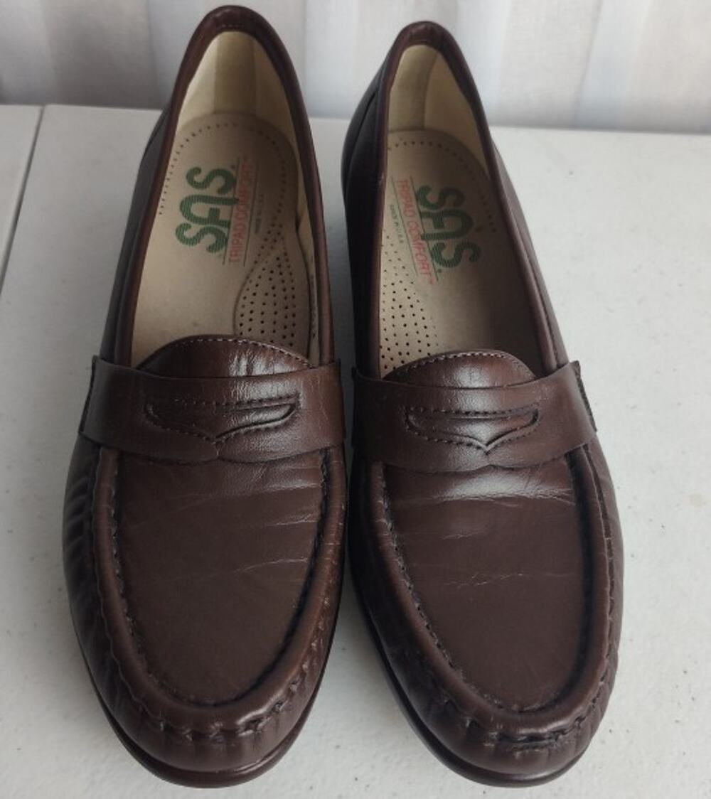Women's Brown SAS Tripad Comfort Loafers Size 7 S One Inch Heel Used